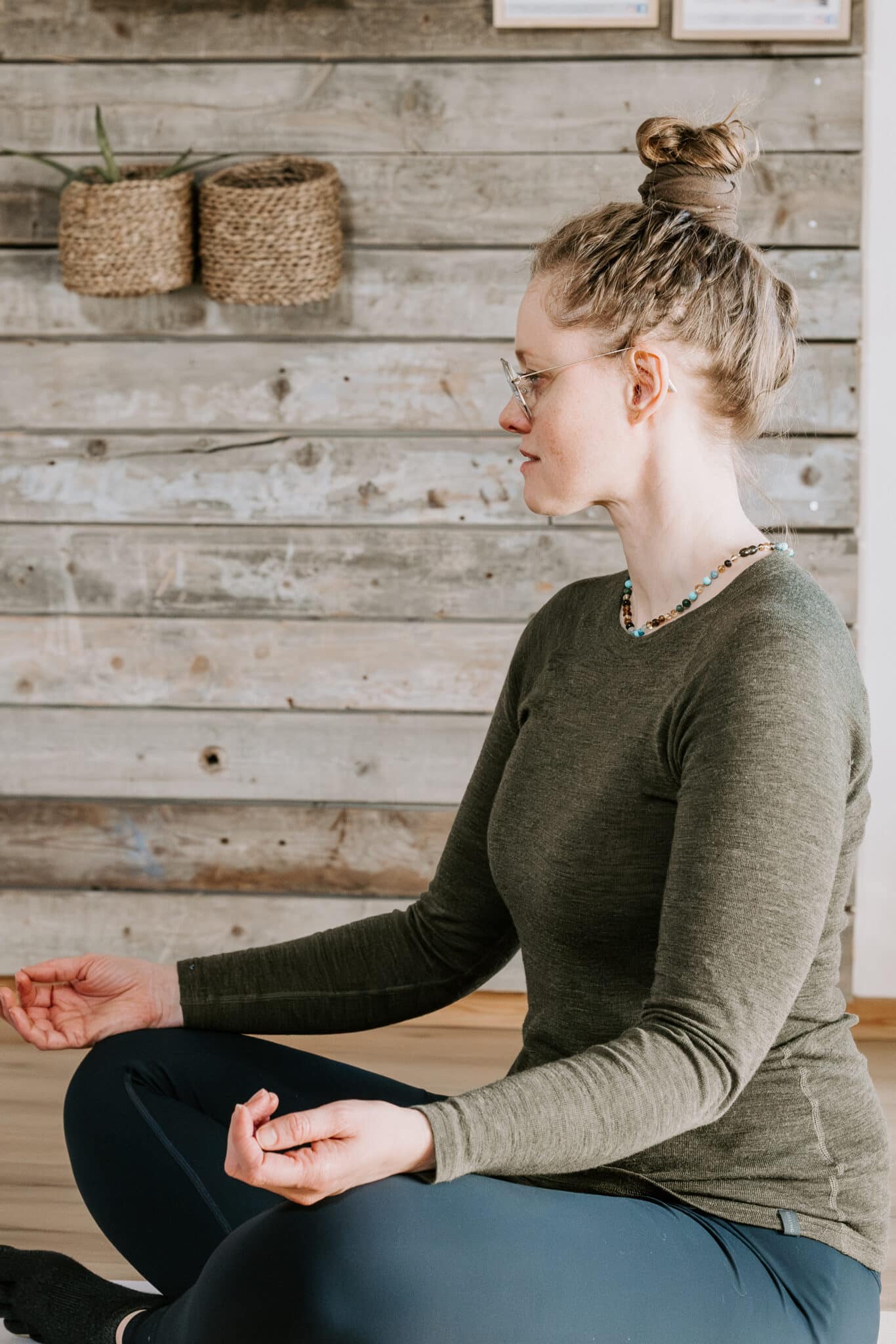 MediYoga i Assentoft v. Randers. Mediyoga for behandling og forebyggelse af bl.a stress, smerter, fysiske såvel som psykiske udfordringer